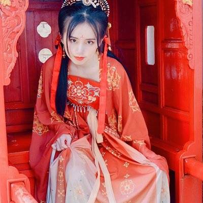 汉服模特