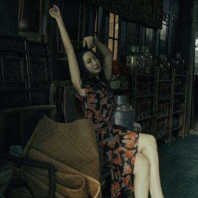 情绪模特