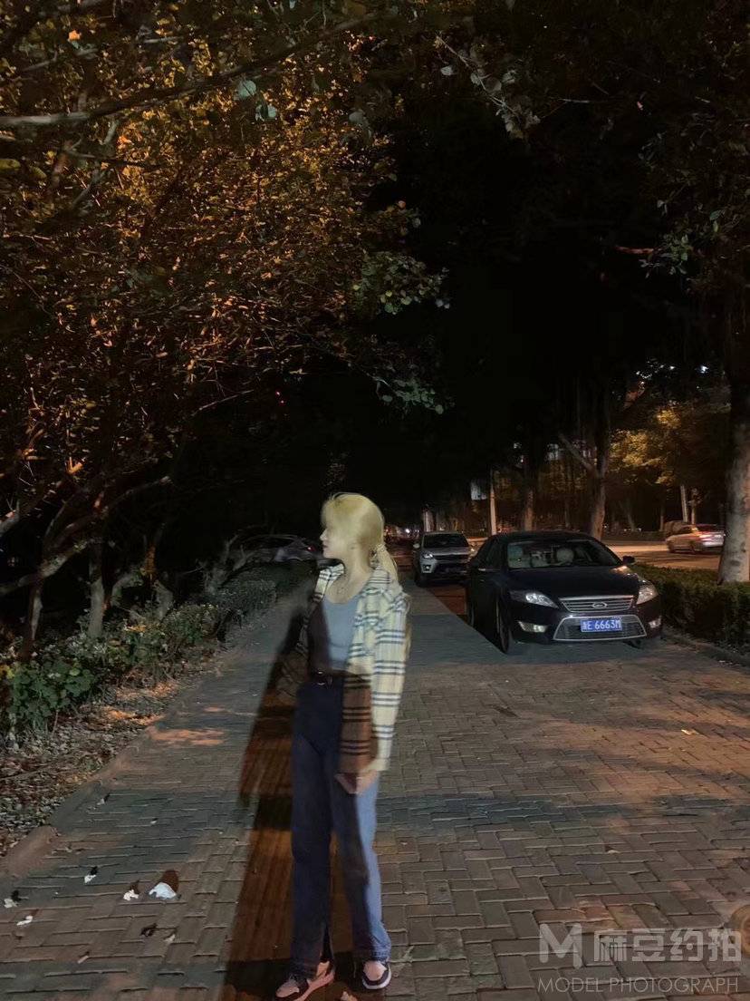 夜景模特