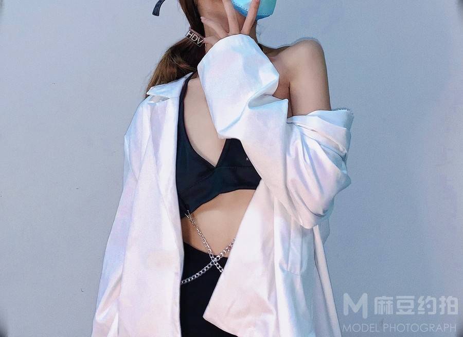 黑白模特