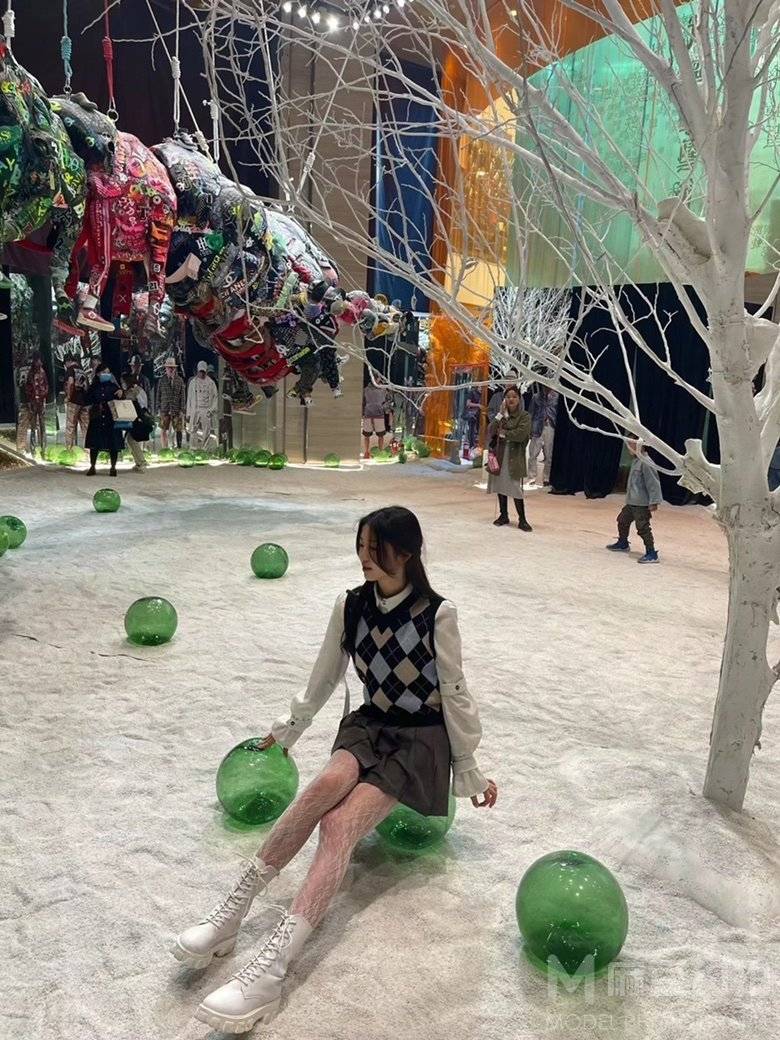 校园模特