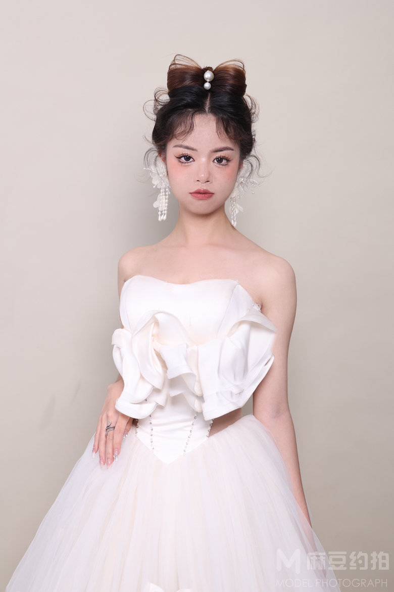 妆容模特