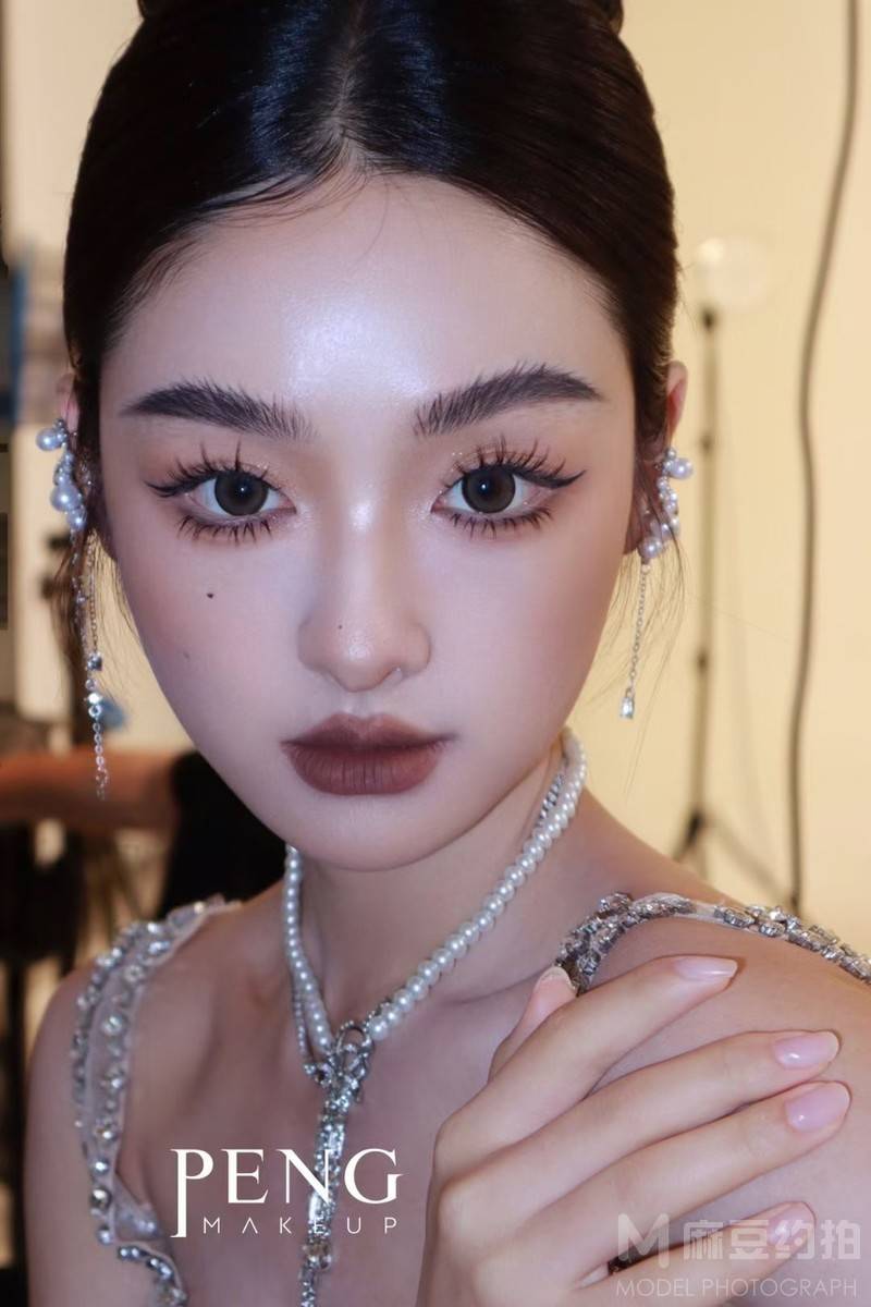 妆容模特