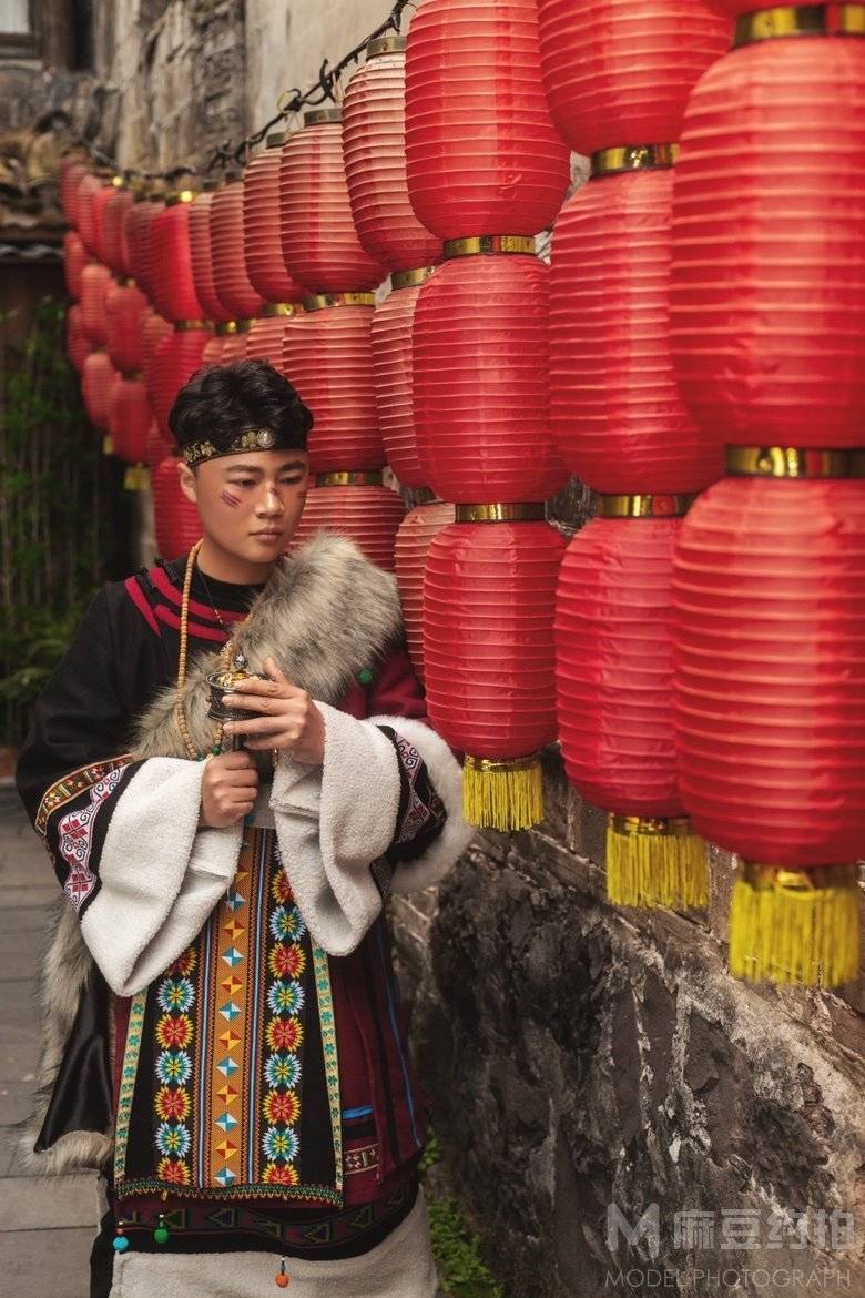 情绪模特