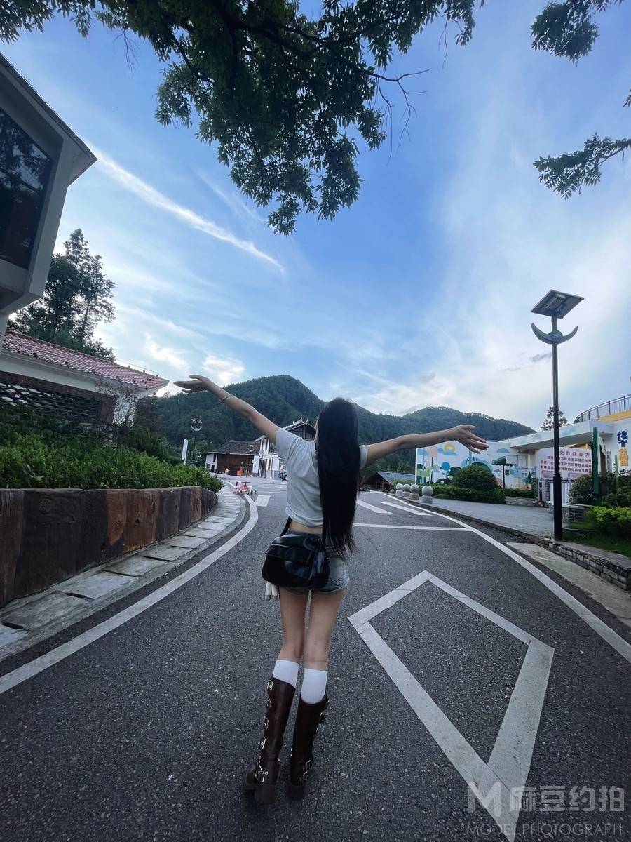 校园模特