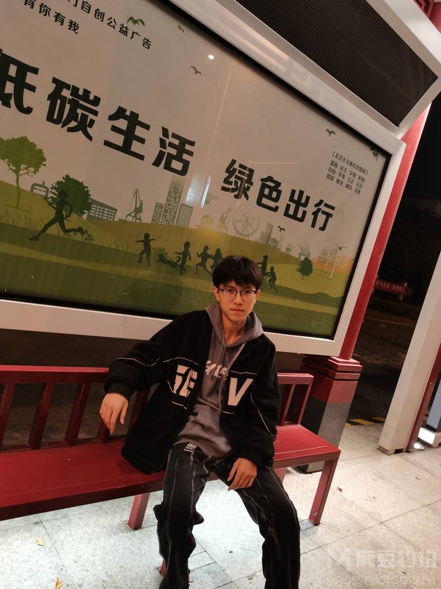 黑白模特