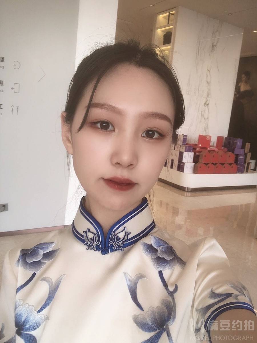 妆容模特