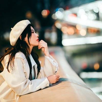 情绪模特