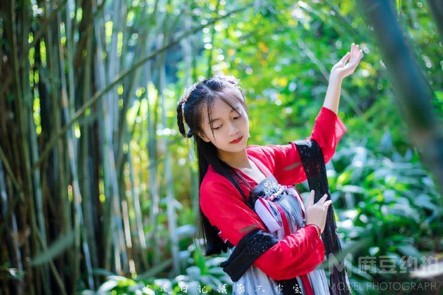 汉服模特