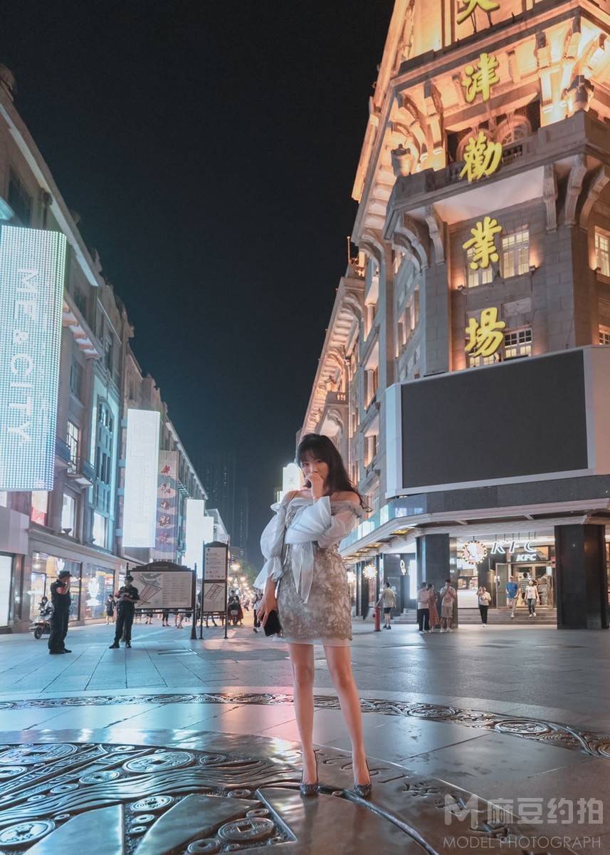 夜景模特
