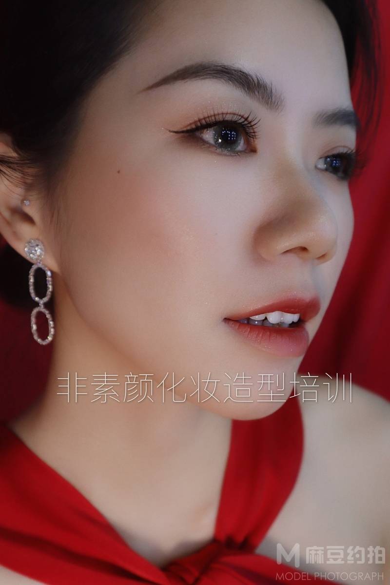 妆容模特