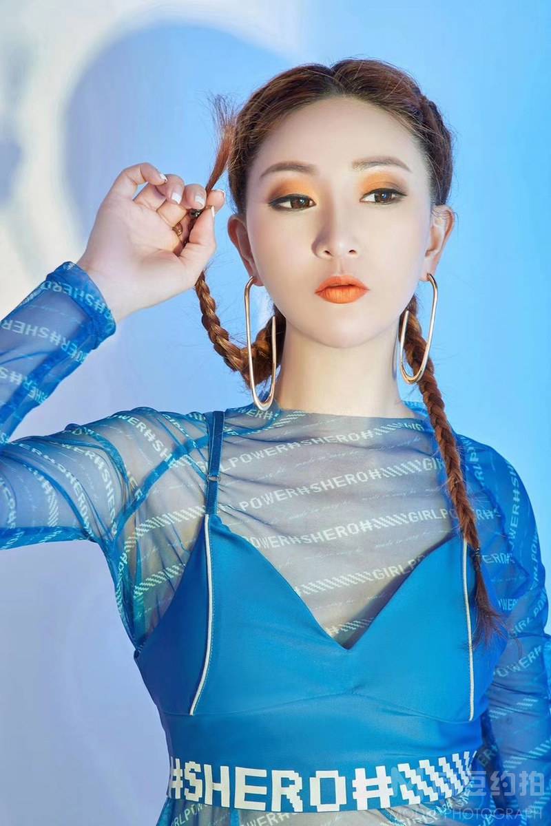 妆容模特
