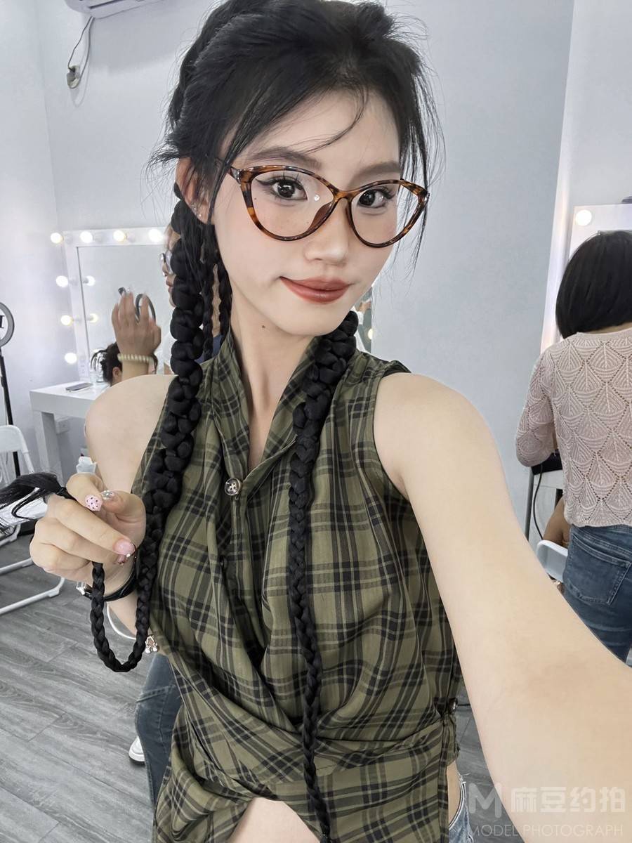 妆容模特