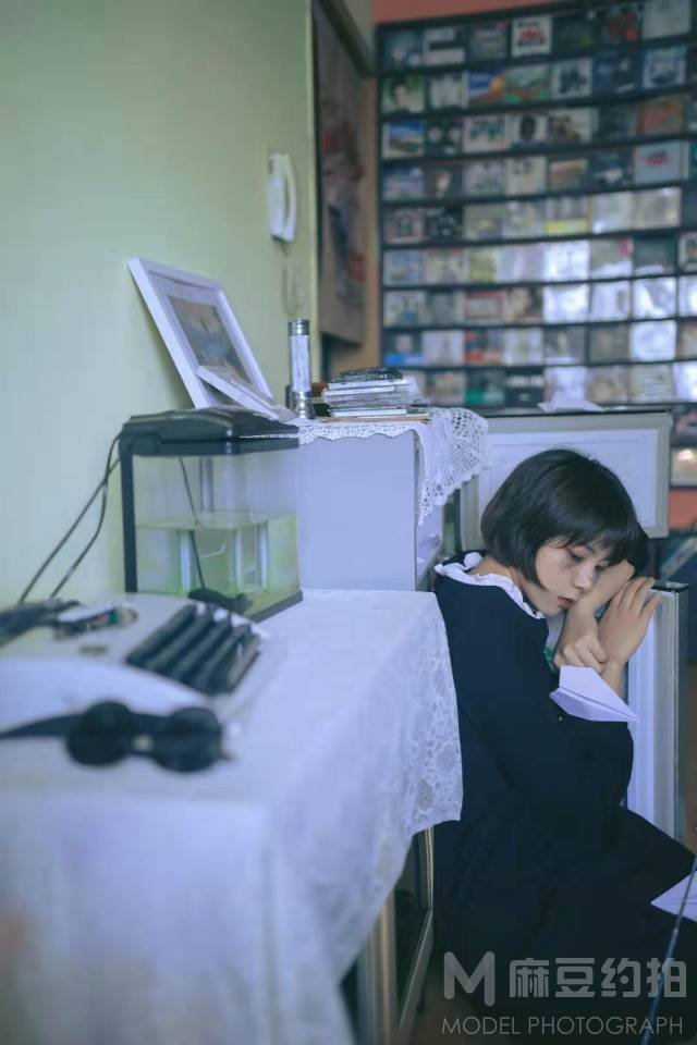 情绪模特