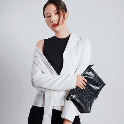 黑白模特