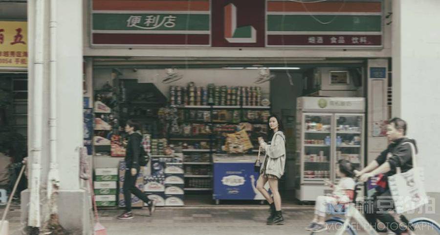 情绪模特