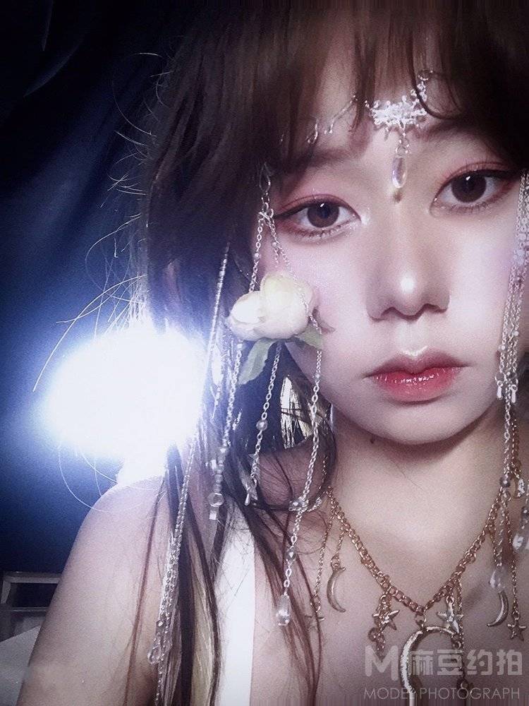 妆容模特