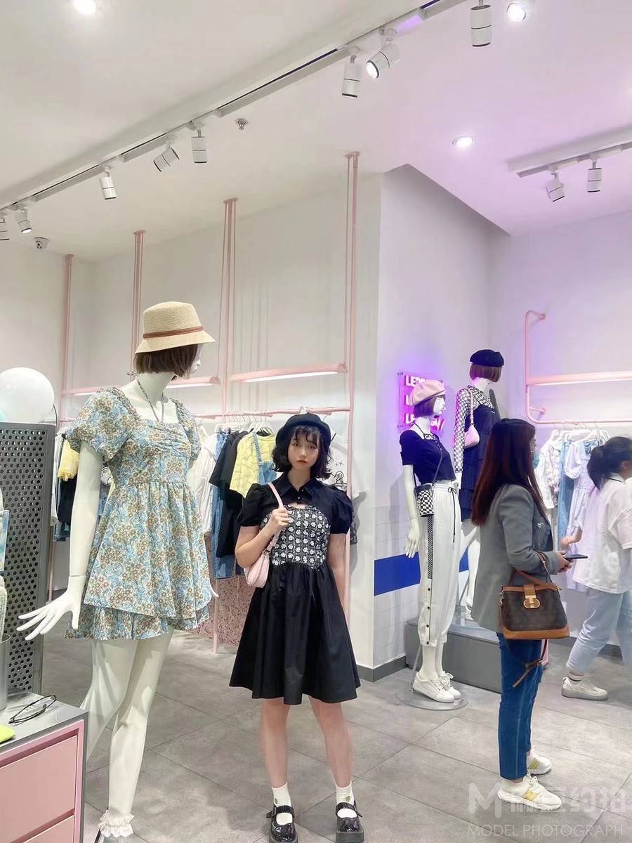 校园模特