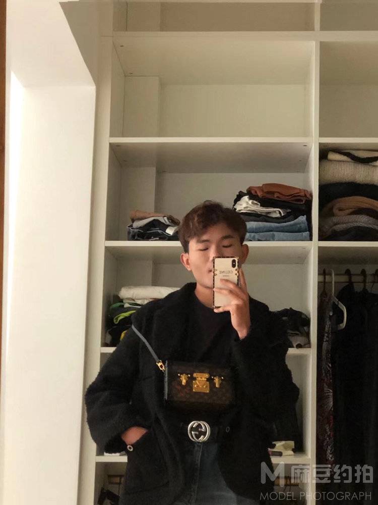 黑白模特