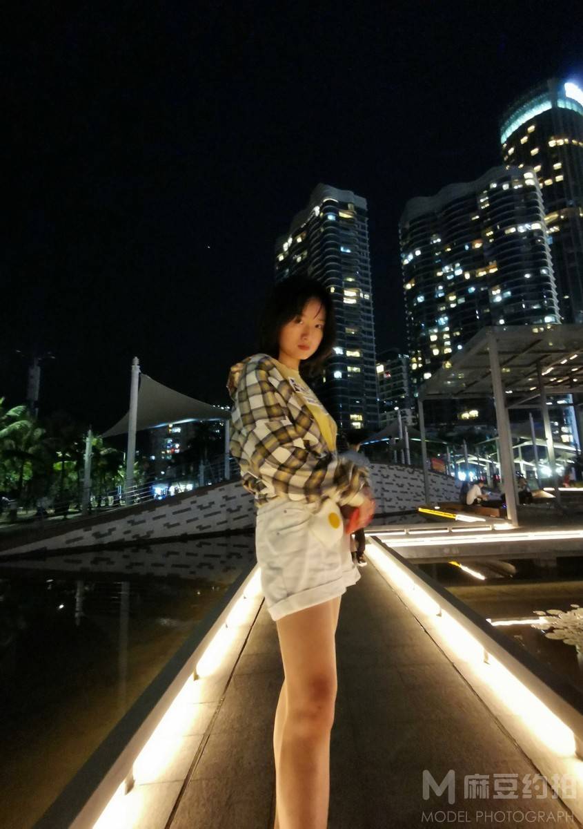 夜景模特
