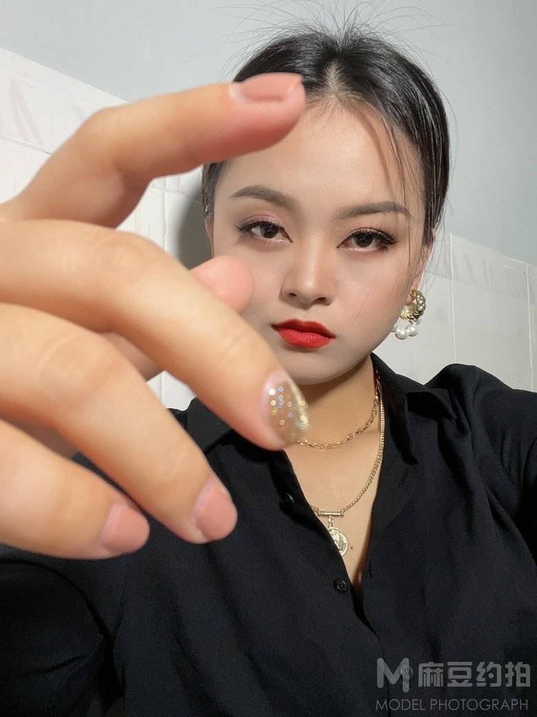 妆容模特