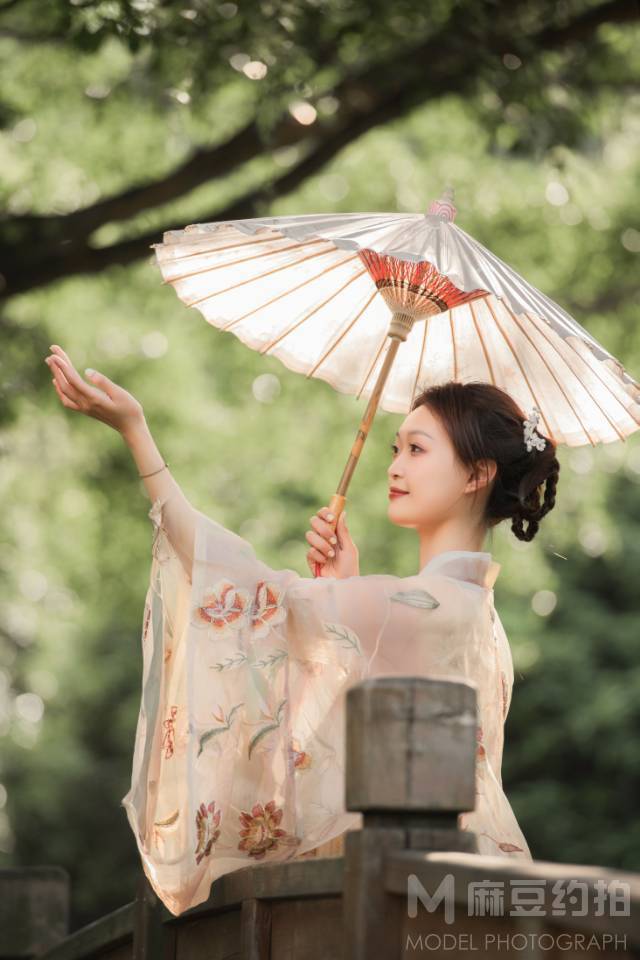 汉服模特
