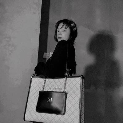 黑白模特