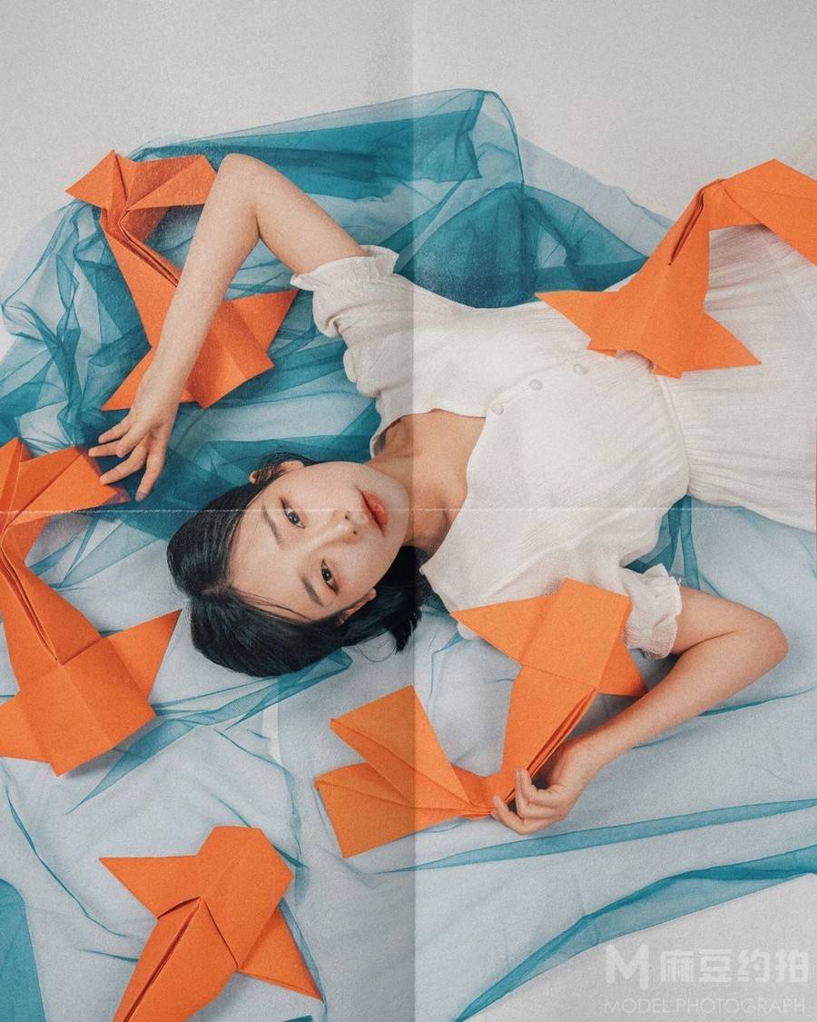 情绪模特