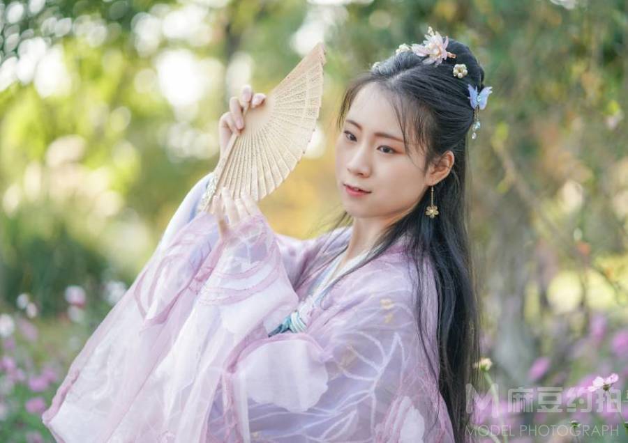 汉服模特