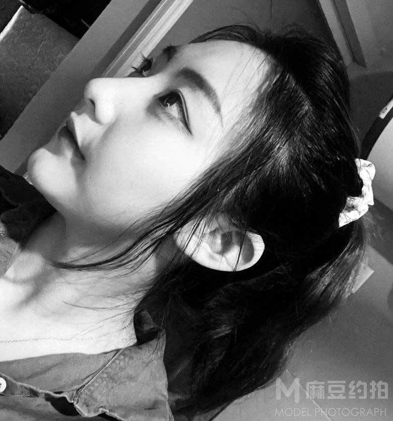 黑白模特
