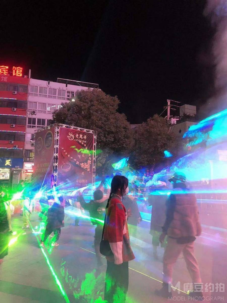 夜景模特