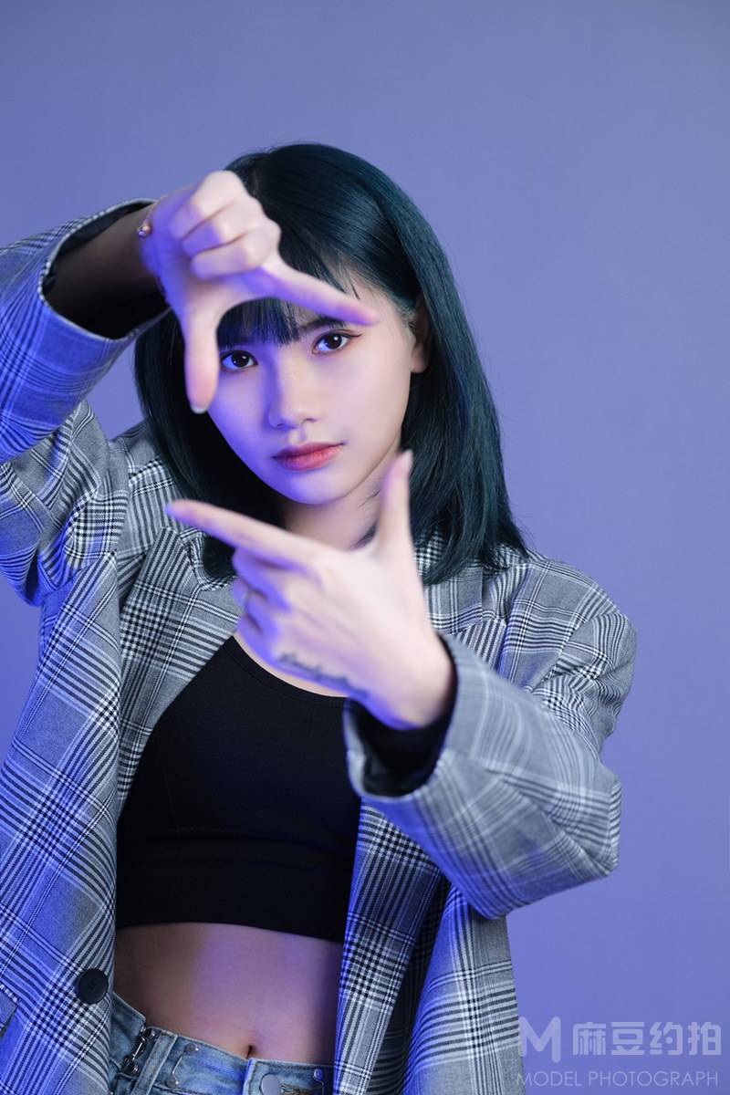 情绪模特
