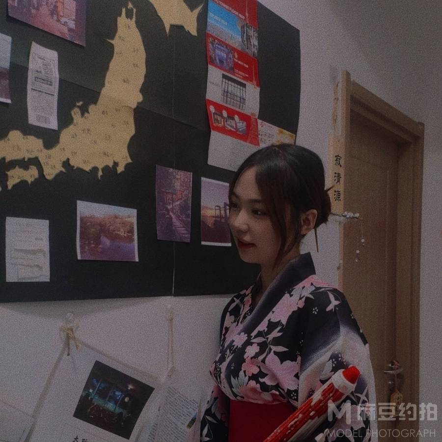 校园模特