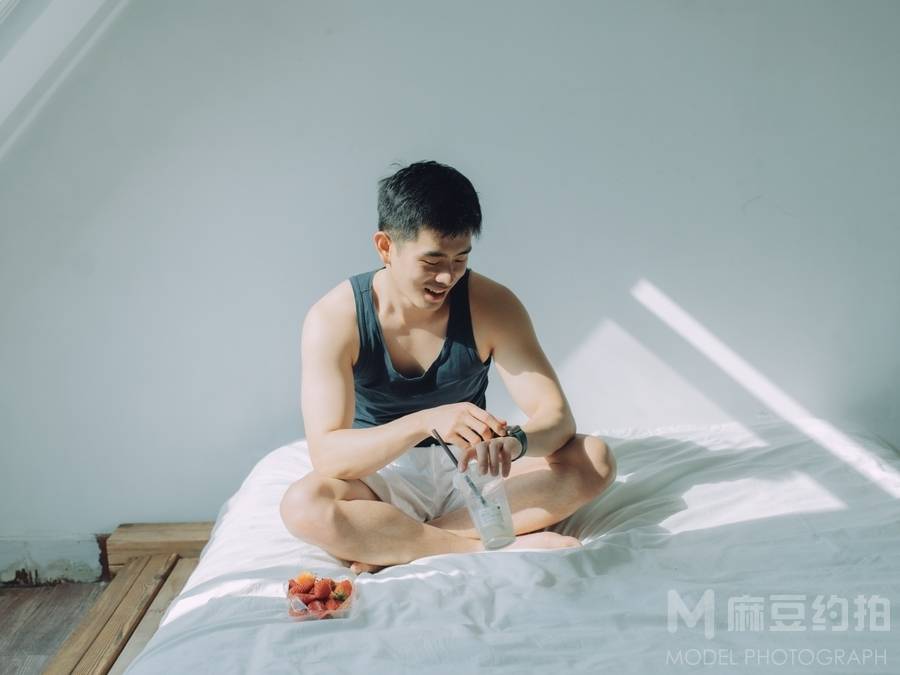 情绪模特