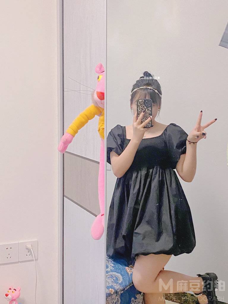 黑白模特