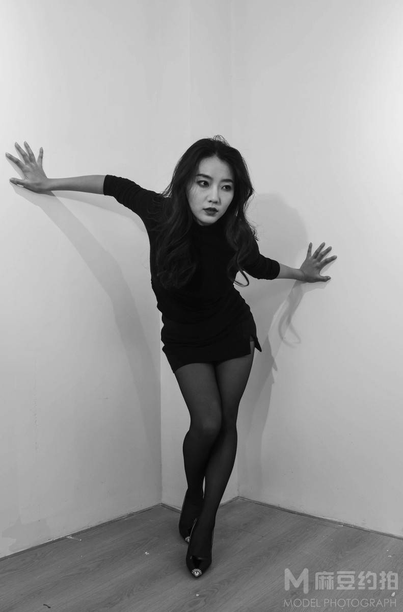 黑白模特