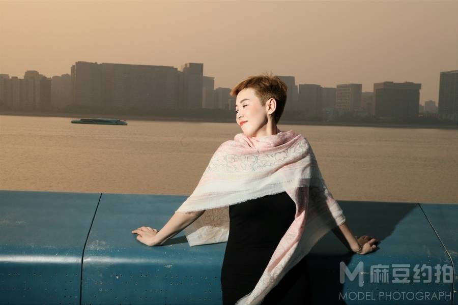宝丽来模特