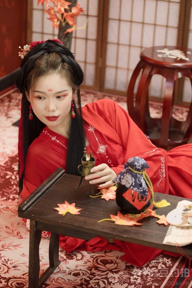 汉服模特