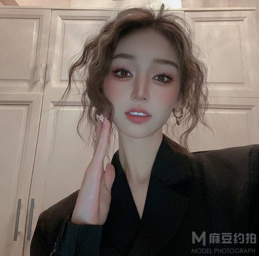 妆容模特