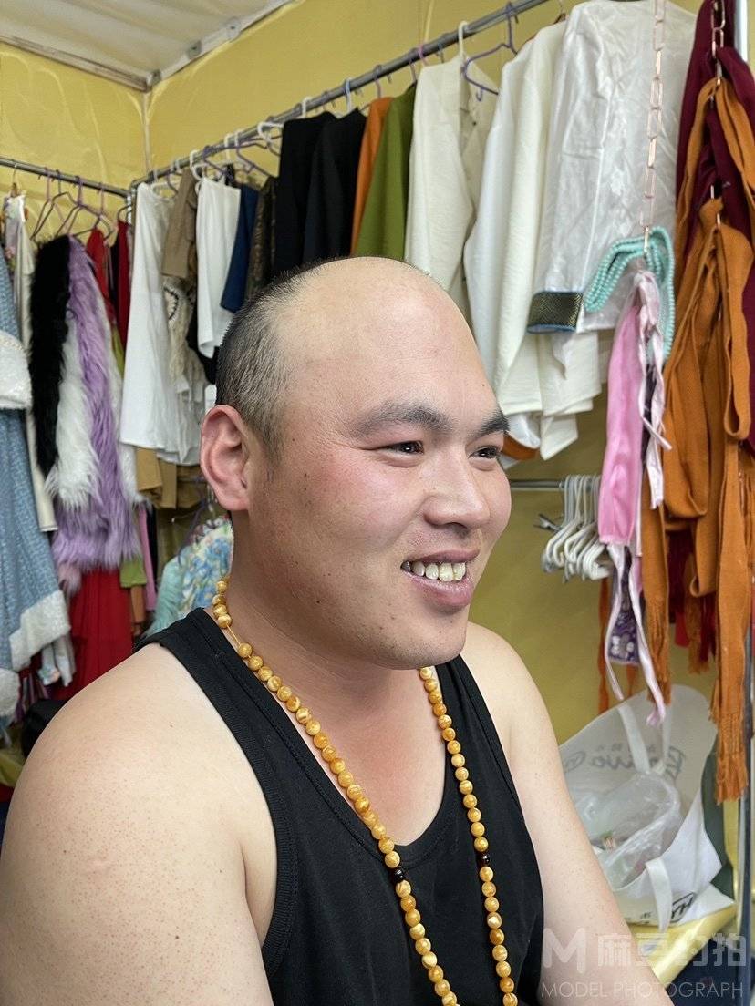 情绪模特