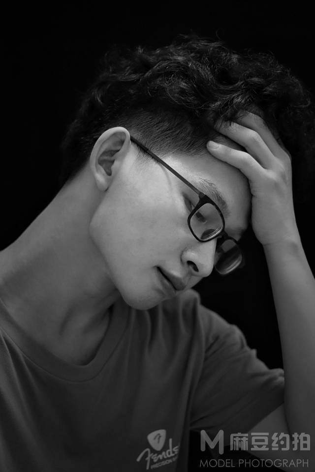 黑白模特