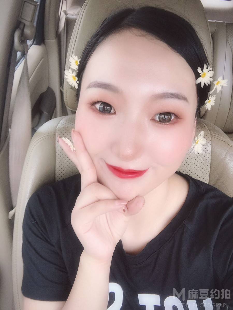 妆容模特
