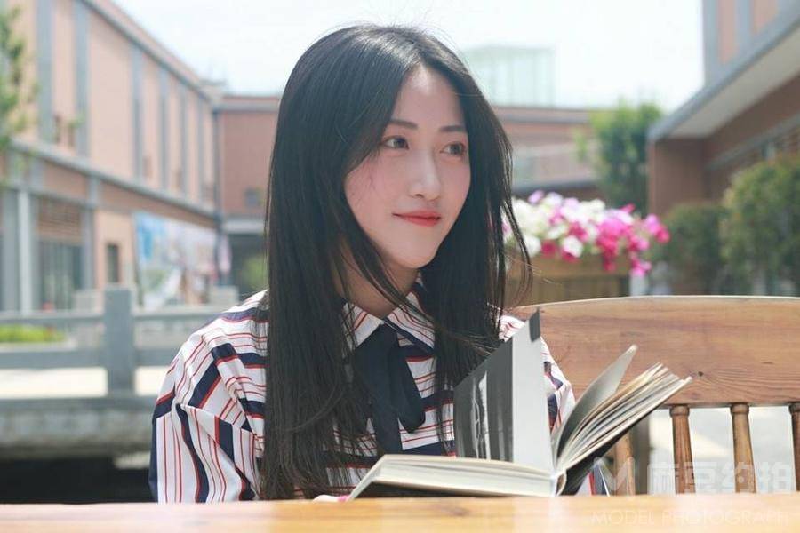 校园模特