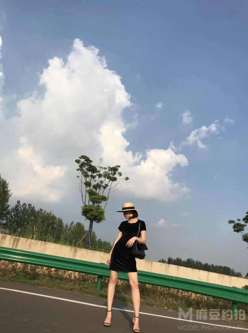 黑白模特