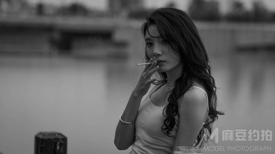 黑白模特
