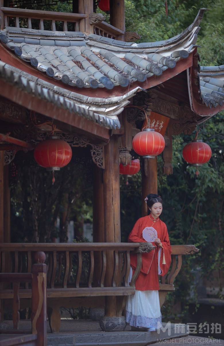 汉服模特