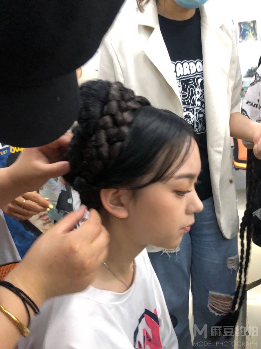 妆容模特