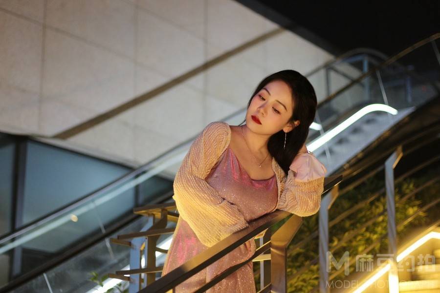 夜景模特