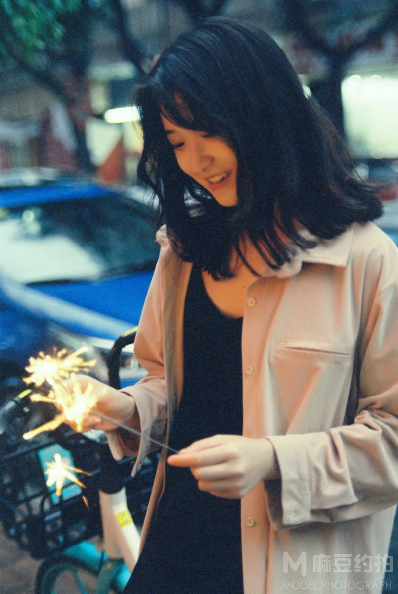 情绪模特