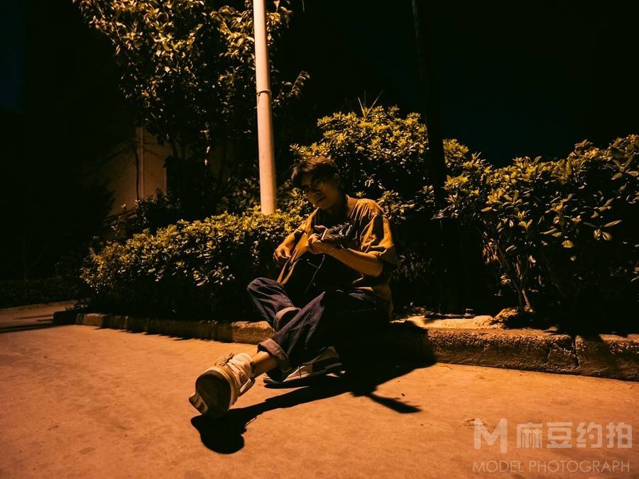 情绪模特